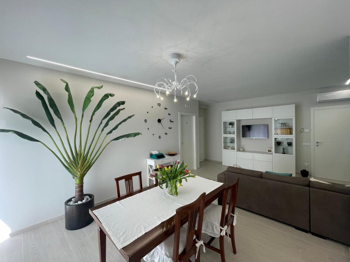 Otium Rooms / Camere E Appartamenti Morrovalle Экстерьер фото
