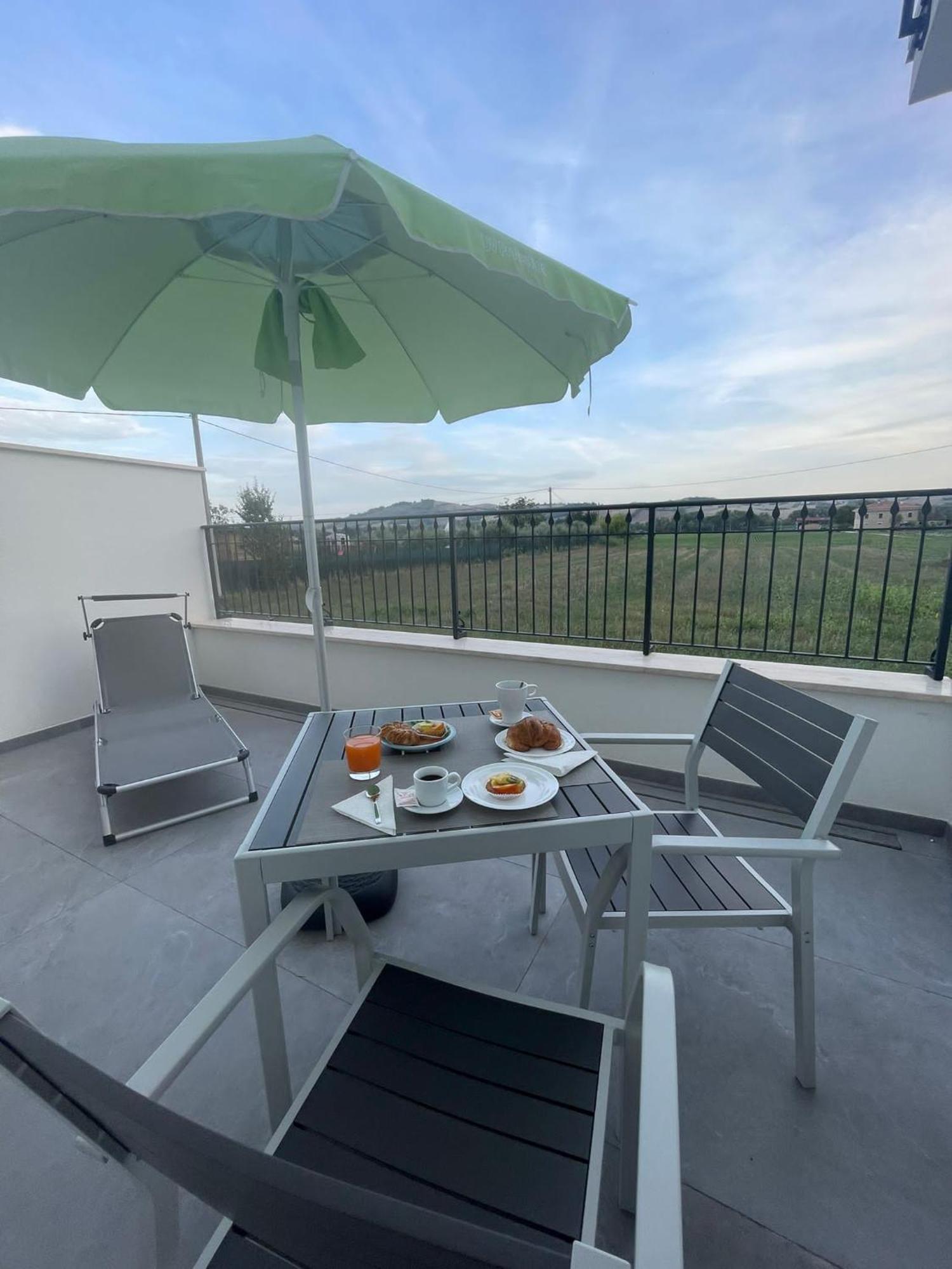 Otium Rooms / Camere E Appartamenti Morrovalle Экстерьер фото
