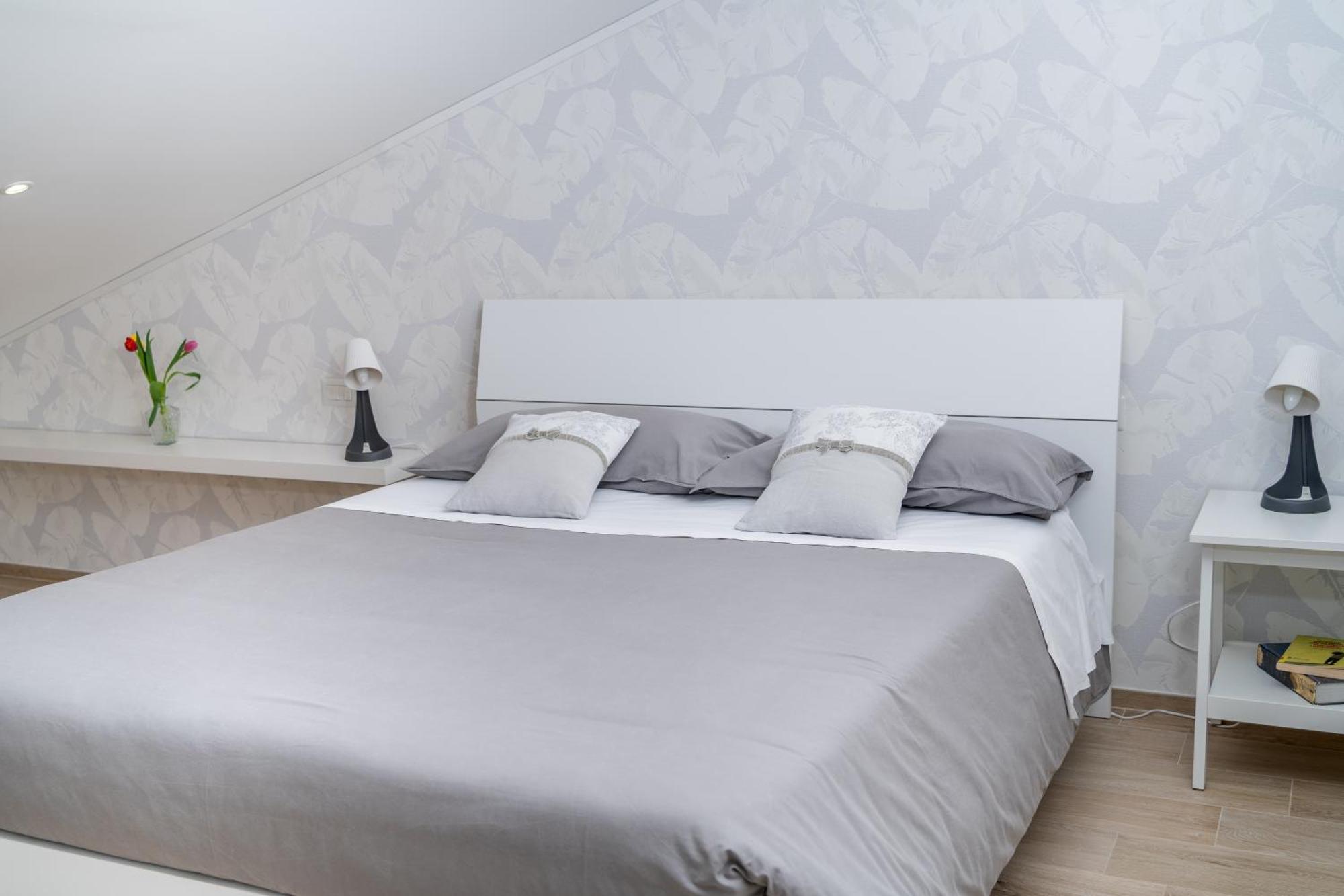 Otium Rooms / Camere E Appartamenti Morrovalle Экстерьер фото